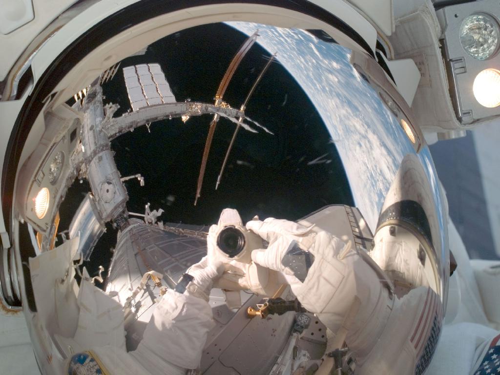 International Space Station Spacewalk (Image by NASA) International Space Station Spacewalk (Image by NASA)